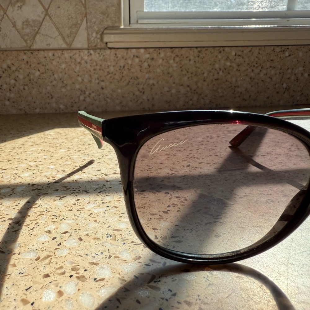 Gucci Womens Black Cat-Eye Sunglasses - Picture 2 of 5